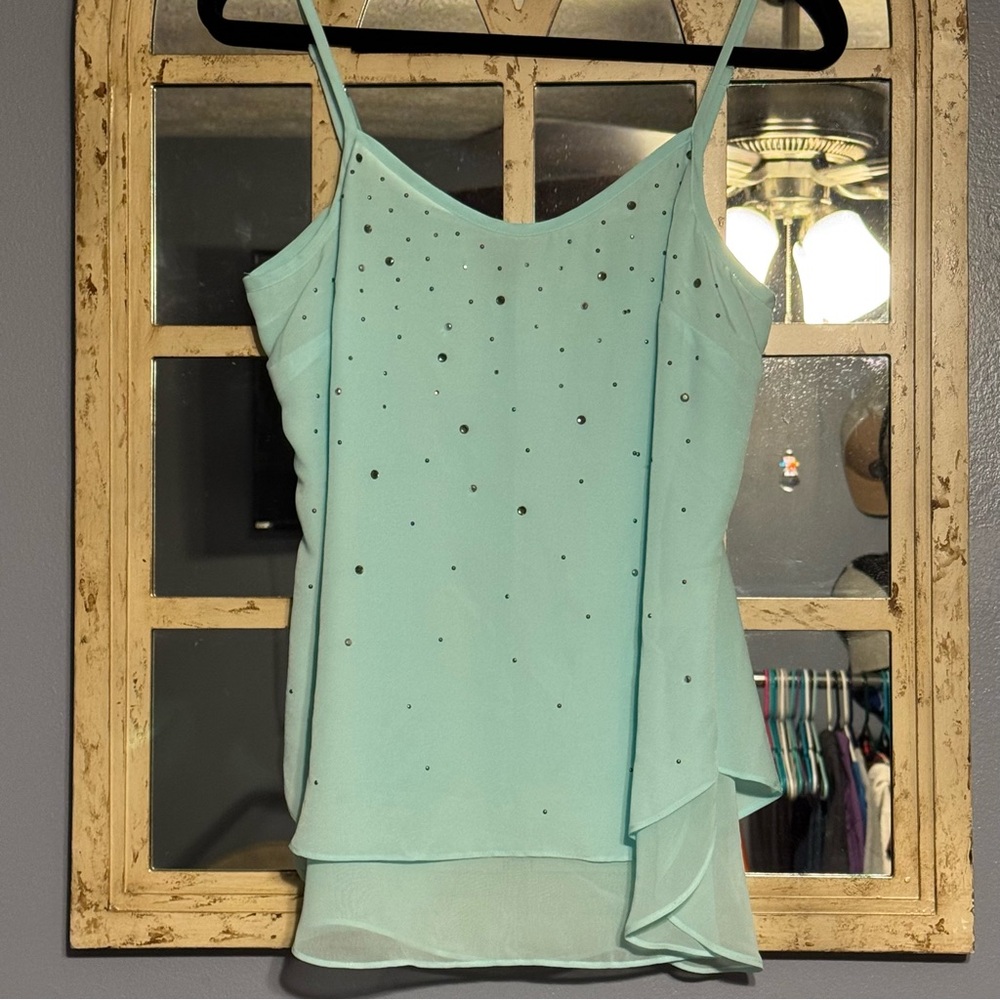 Chic Sleeveless Camisole with Rhinestone Details